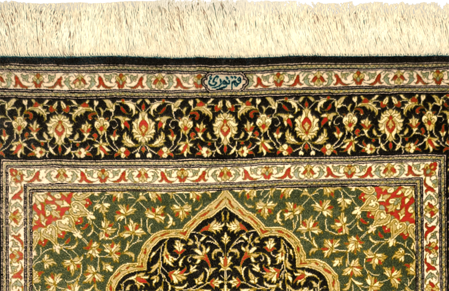 Шёлковый персидский ковёр зелёного цвета " Кум Медальон Нури"