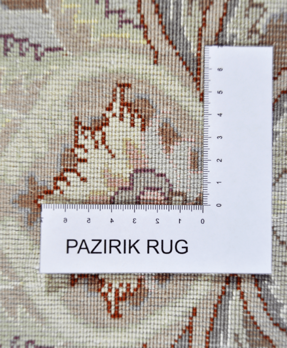 Персидский ковёр из шерсти с шёлком кремового цвета