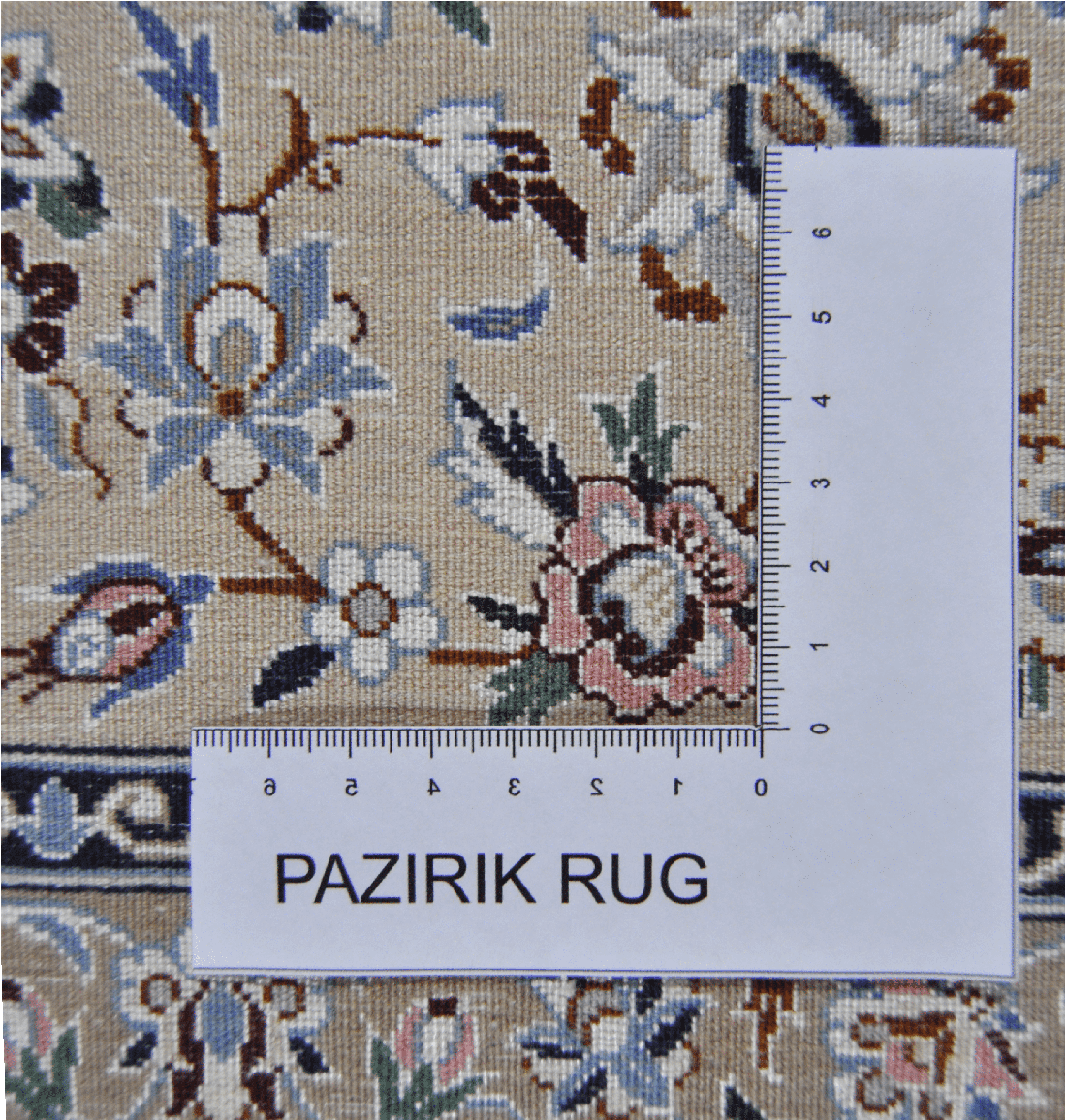 Персидский ковёр из шерсти и шёлка "Наин Медальон Хабибиан"